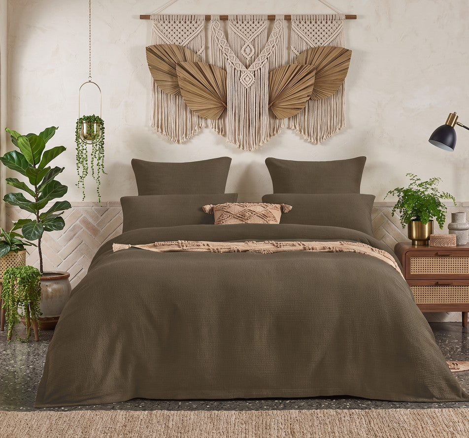 Olive jacquard quilt cover set with tan throw
