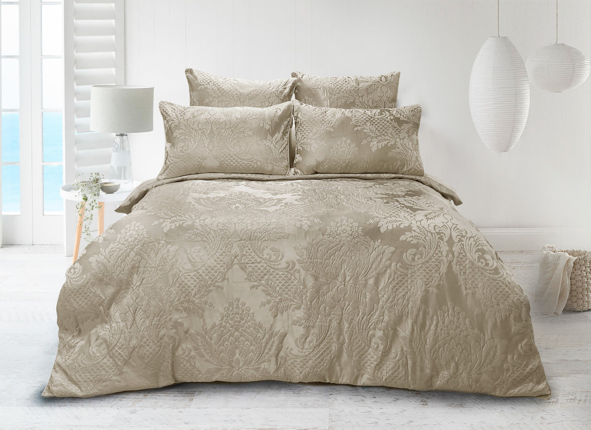 Gold damask jacquard quilt cover set