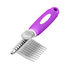 Grooming rake teeth close up